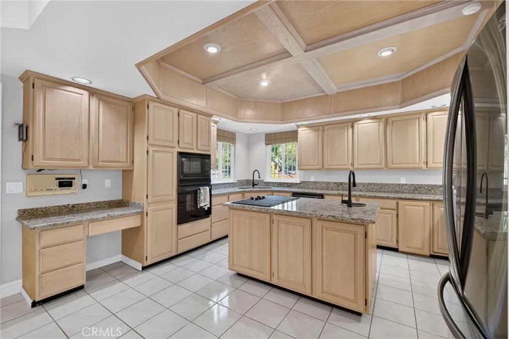 2098 Vista Valle Verde