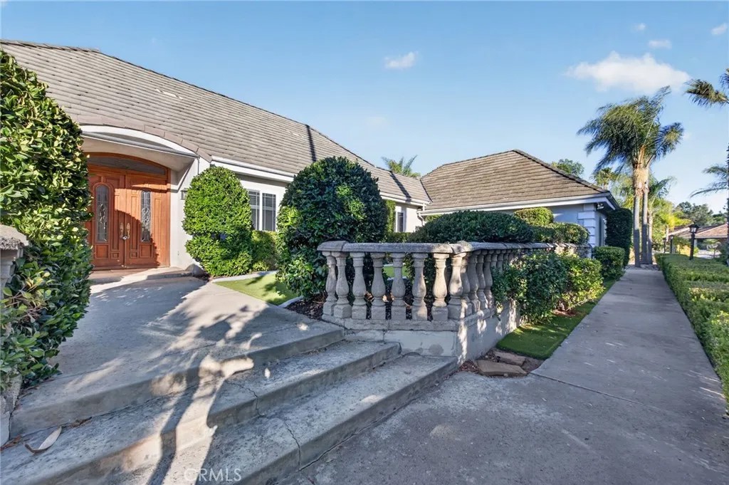 2098 Vista Valle Verde