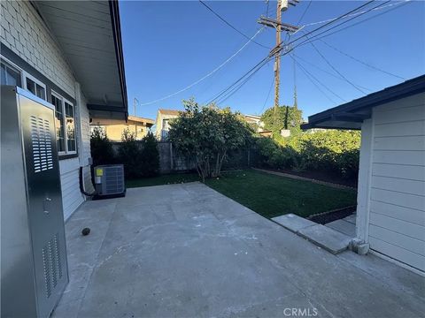 Tiny photo for 748 N Kenmore Ave, Los Angeles, CA 90029 (MLS # CV25274642)