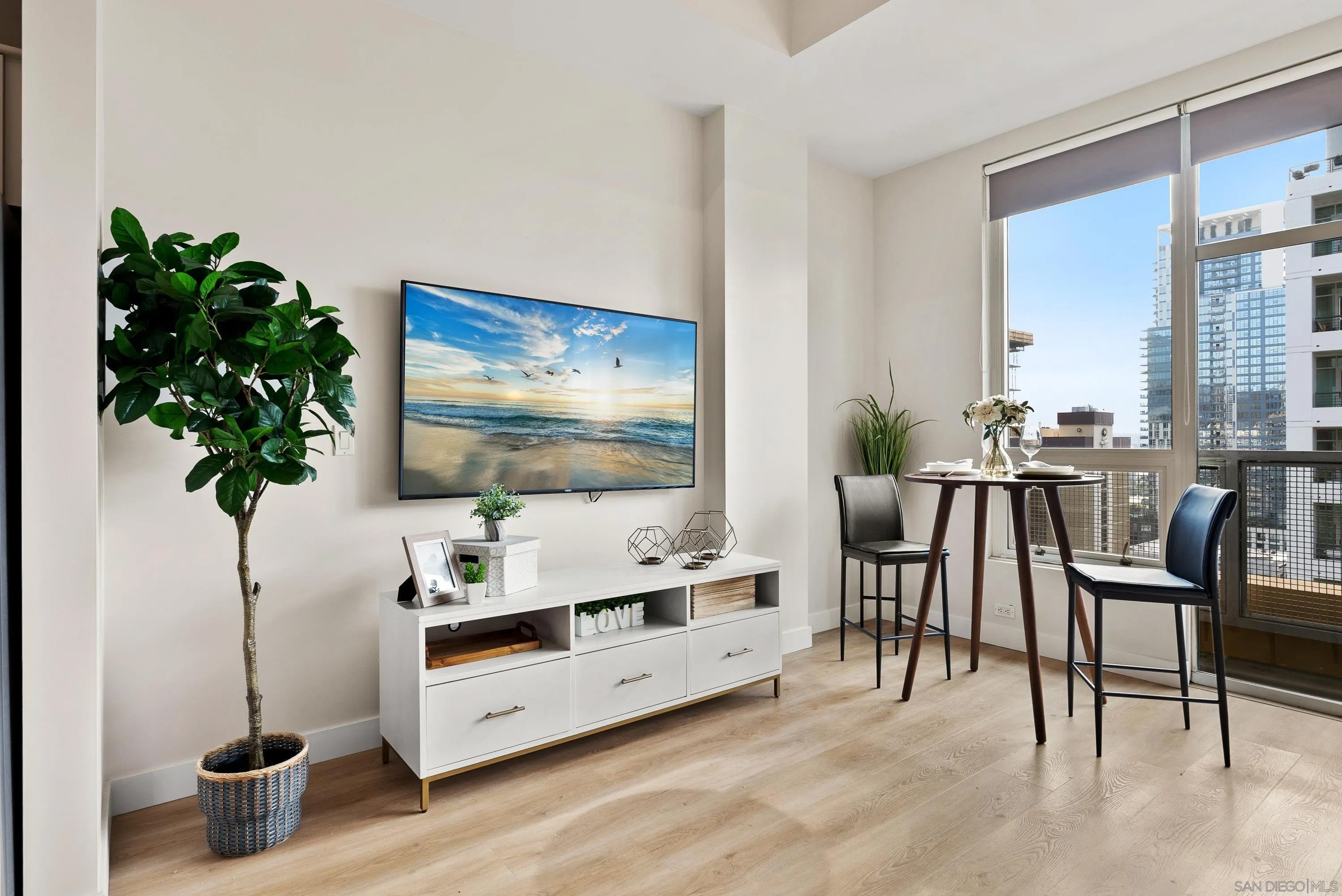 350 W Ash Street West 1006