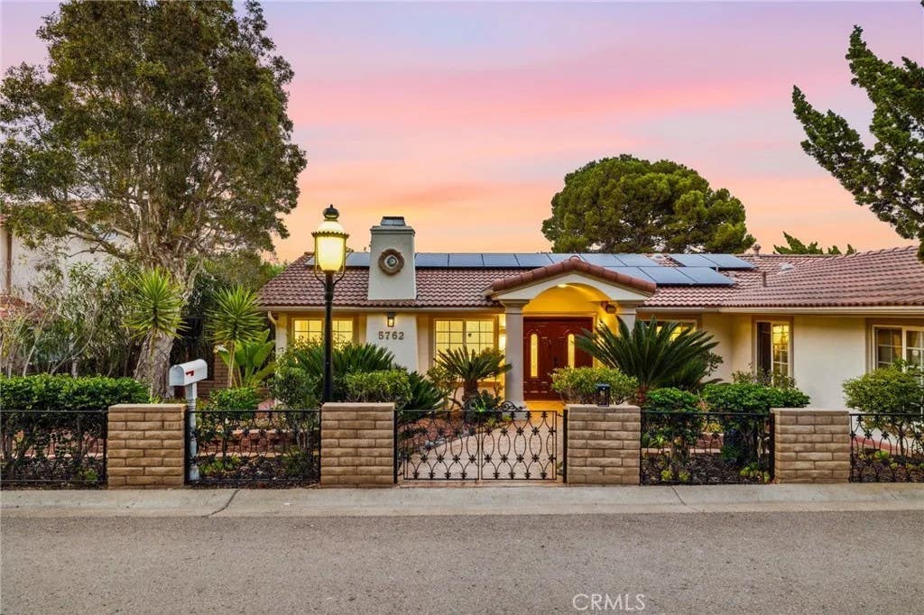 Photo of 5762 Desert View Drive, La Jolla, CA 92037 (MLS # TR26165155)