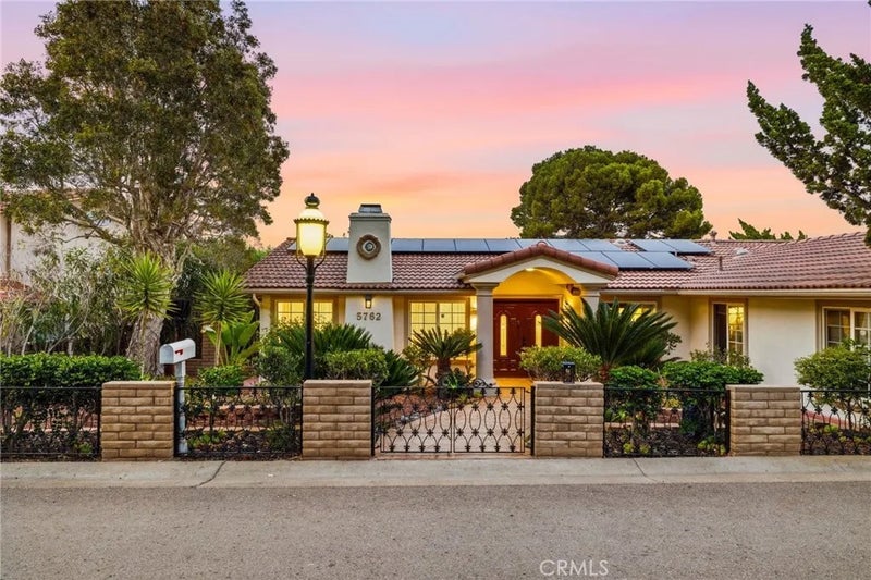 5762 Desert View Drive