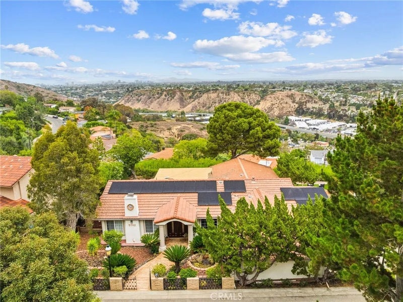 5762 Desert View Drive