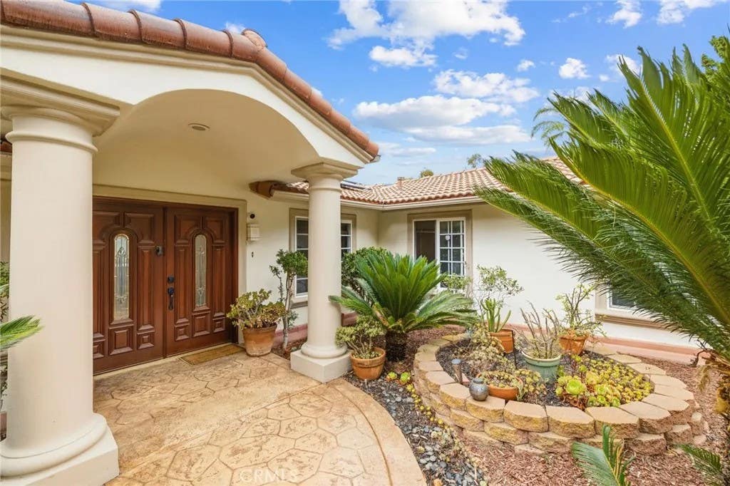 Photo of 5762 Desert View Drive, La Jolla, CA 92037 (MLS # TR26165155)