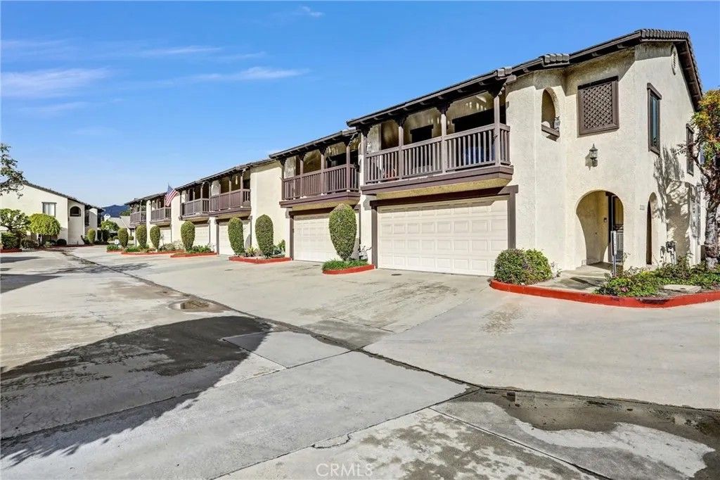 Photo of 1110 Strawberry Ln, Glendora, CA 91740 (MLS # PW26039394)