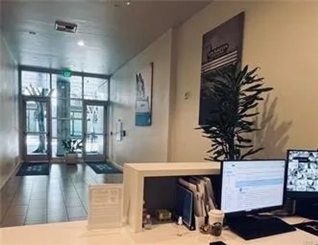 Photo of 630 W 6th St, Los Angeles, CA 90017 (MLS # DW26015231)