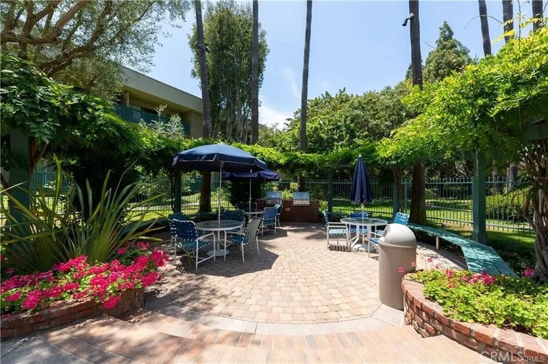 576 N Bellflower 116