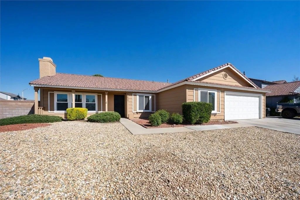 Photo of 44632 17th St, Lancaster, CA 93534 (MLS # SR26065474)