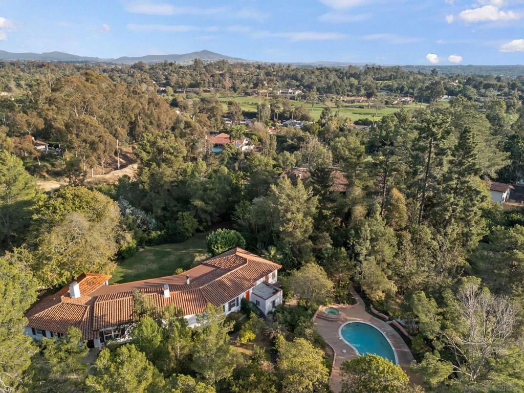 Photo of 6141 Lago Lindo, Rancho Santa Fe, CA 92067 (MLS # 260001905)