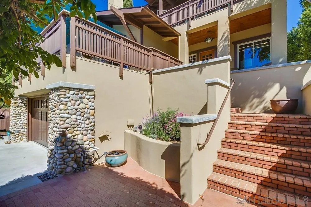 2009 Granada Ave