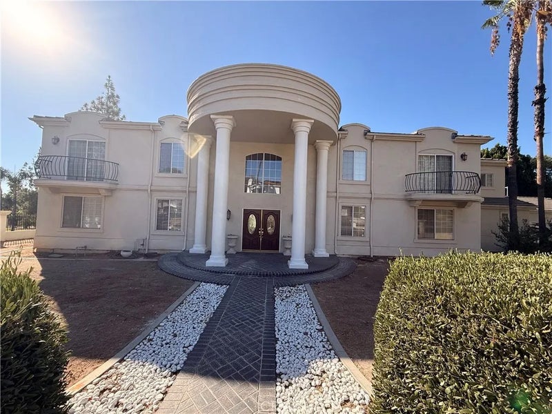 6939 Orozco Dr
