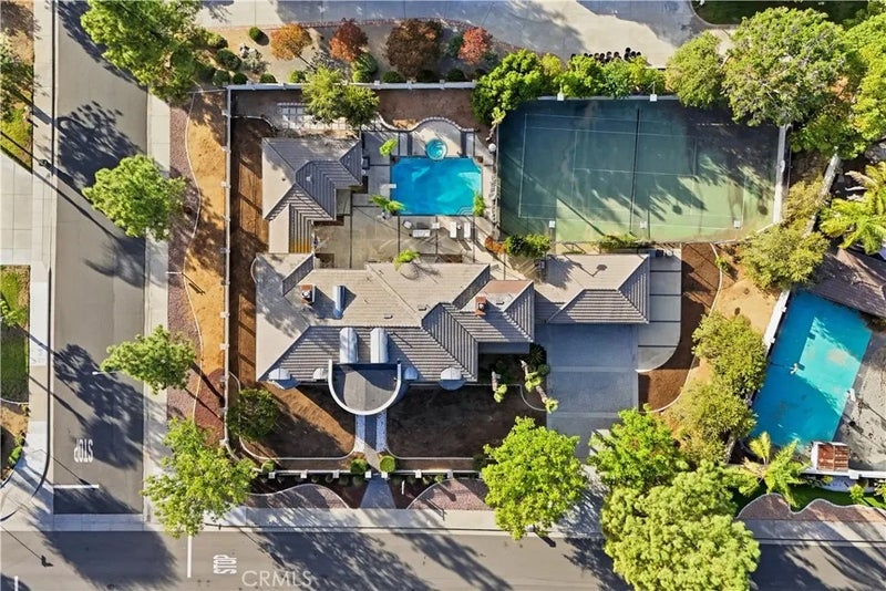 6939 Orozco Dr