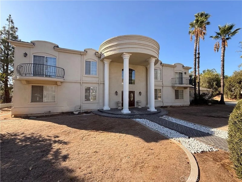 6939 Orozco Dr