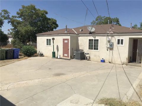 Tiny photo for 415 Kern St, Taft, CA 93268 (MLS # SR25267182)