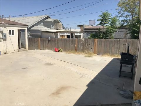 Tiny photo for 415 Kern St, Taft, CA 93268 (MLS # SR25267182)