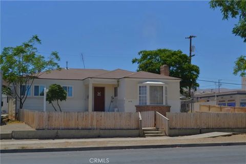 Tiny photo for 415 Kern St, Taft, CA 93268 (MLS # SR25267182)
