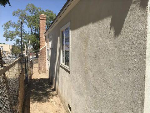 Tiny photo for 415 Kern St, Taft, CA 93268 (MLS # SR25267182)