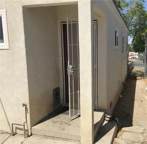 Tiny photo for 415 Kern St, Taft, CA 93268 (MLS # SR25267182)