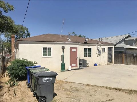 Tiny photo for 415 Kern St, Taft, CA 93268 (MLS # SR25267182)