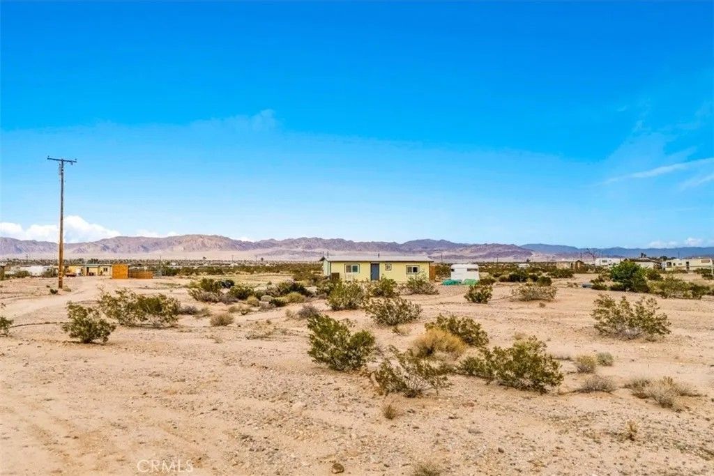 Photo of 67550 Del Oro, 29 Palms, CA 92277 (MLS # JT25271941)