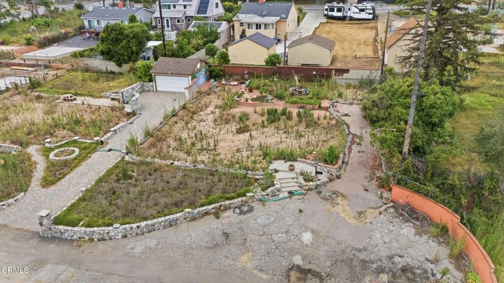 Photo of 1115 Madre Vista, Altadena, CA 91001 (MLS # P1-27168)