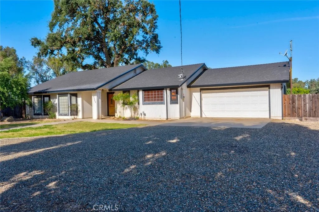 3289 Fresno