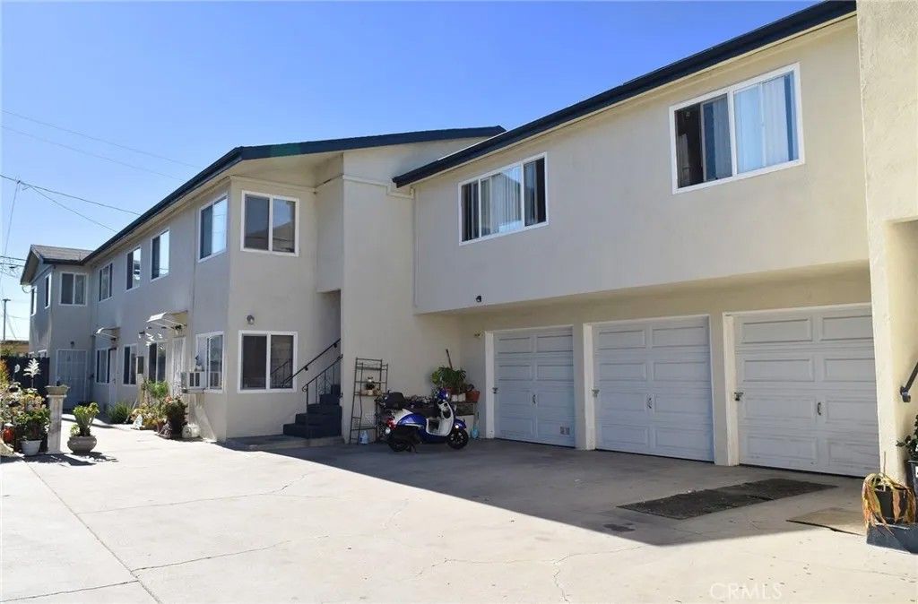 Photo of 46 E Plymouth St, Long Beach, CA 90805 (MLS # OC26021177)