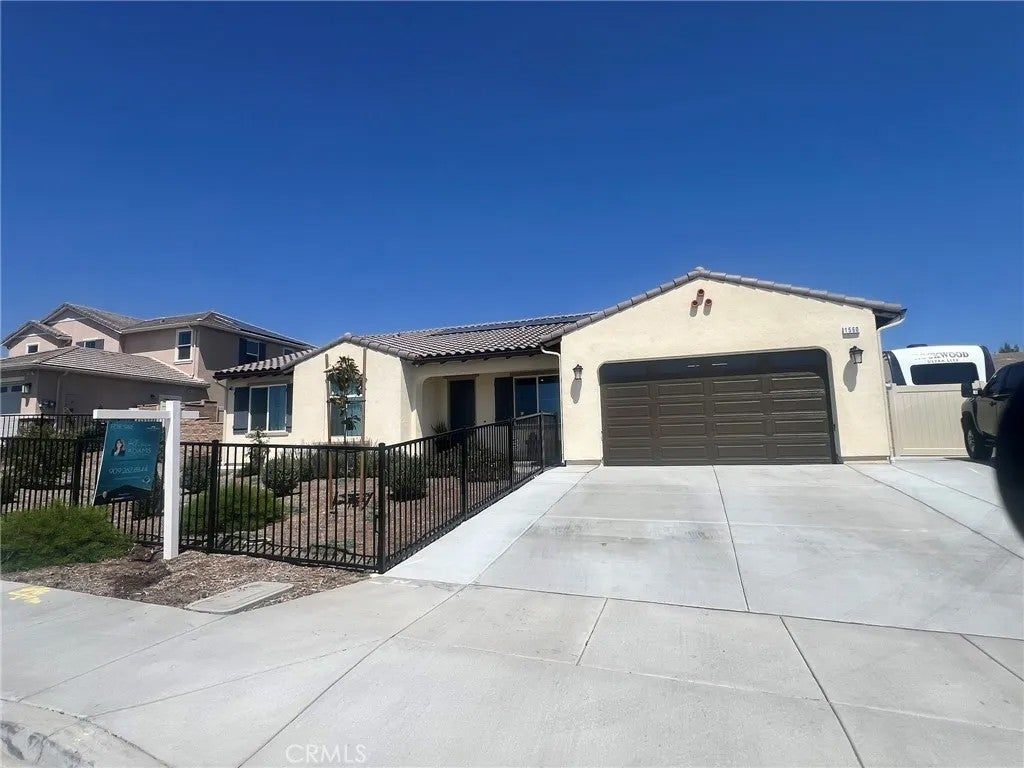 1560 Foothill Drive