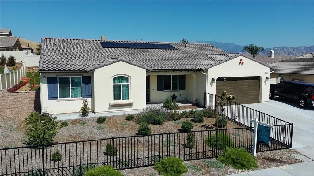 1560 Foothill Drive