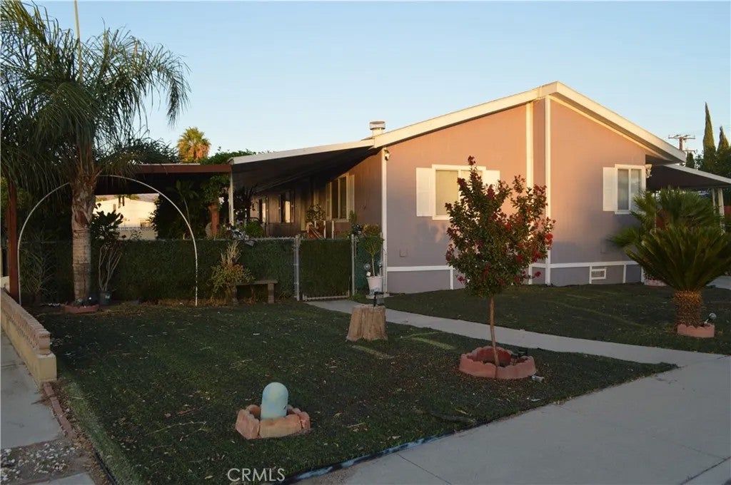 Photo of 115 N Manzanita Court, San Jacinto, CA 92582 (MLS # SW26204107)