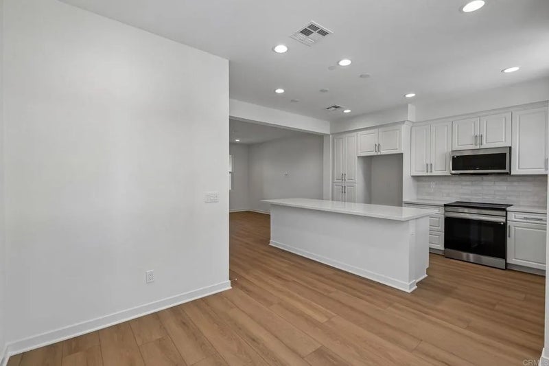 323 Jimson Glen