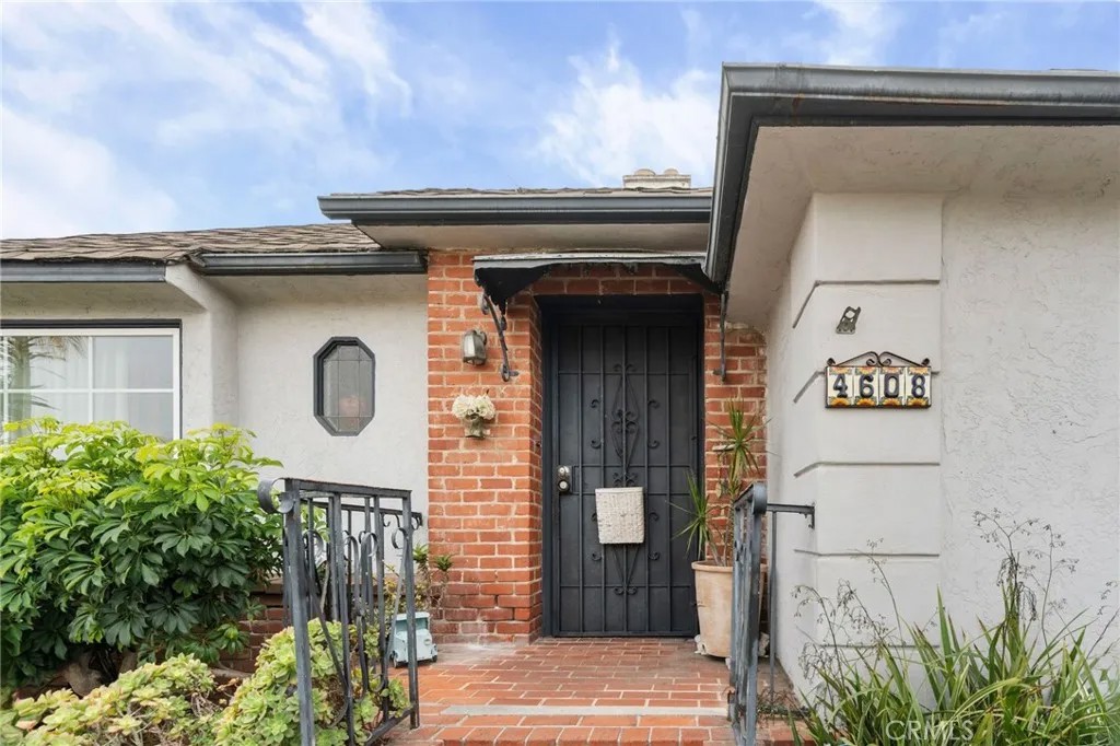 4608 Valencia