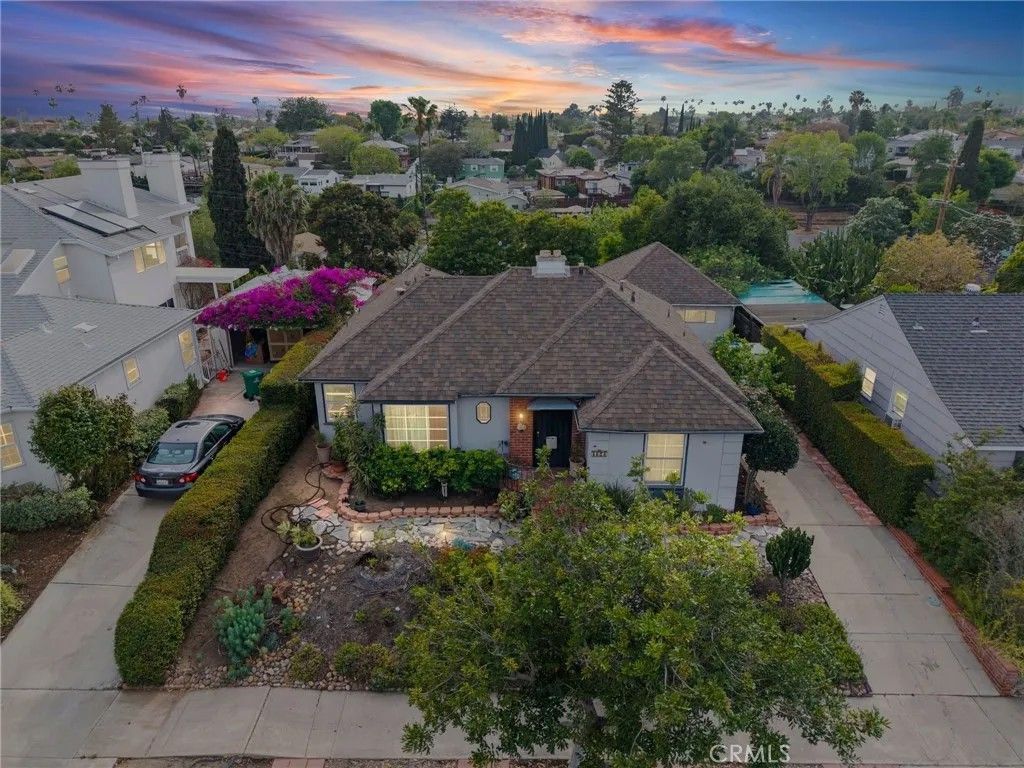Photo of 4608 Valencia Dr, San Diego, CA 92115 (MLS # SW26067984)
