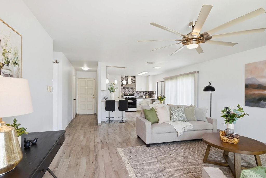 Photo of 13011 Avenida Grande, San Diego, CA 92129 (MLS # 260015567)