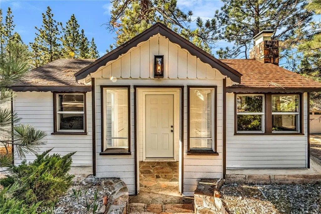 Photo of 294 Eagle Dr, Big Bear Lake, CA 92315 (MLS # PW25247402)