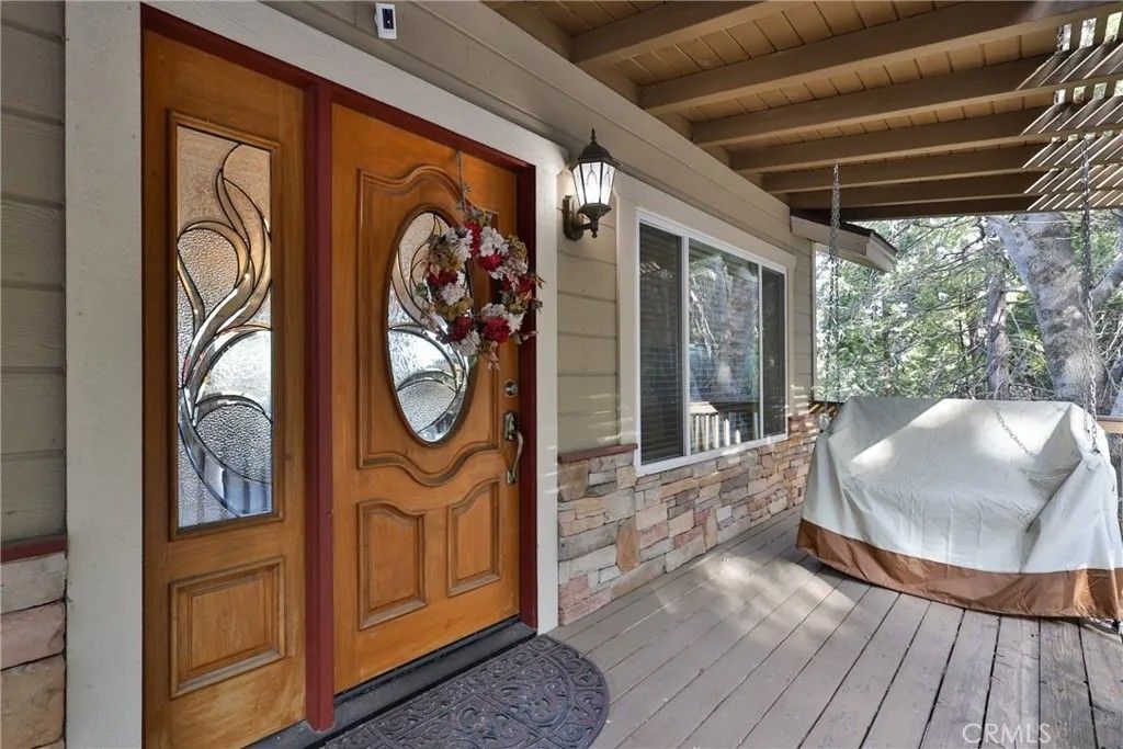 Photo of 25152 Valle Drive, Crestline, CA 92325 (MLS # AR25267102)