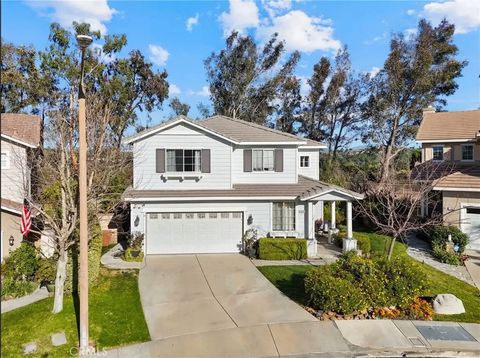 Photo of 27624 Briarcliff Place, Valencia, CA 91354 (MLS # SR26042992)