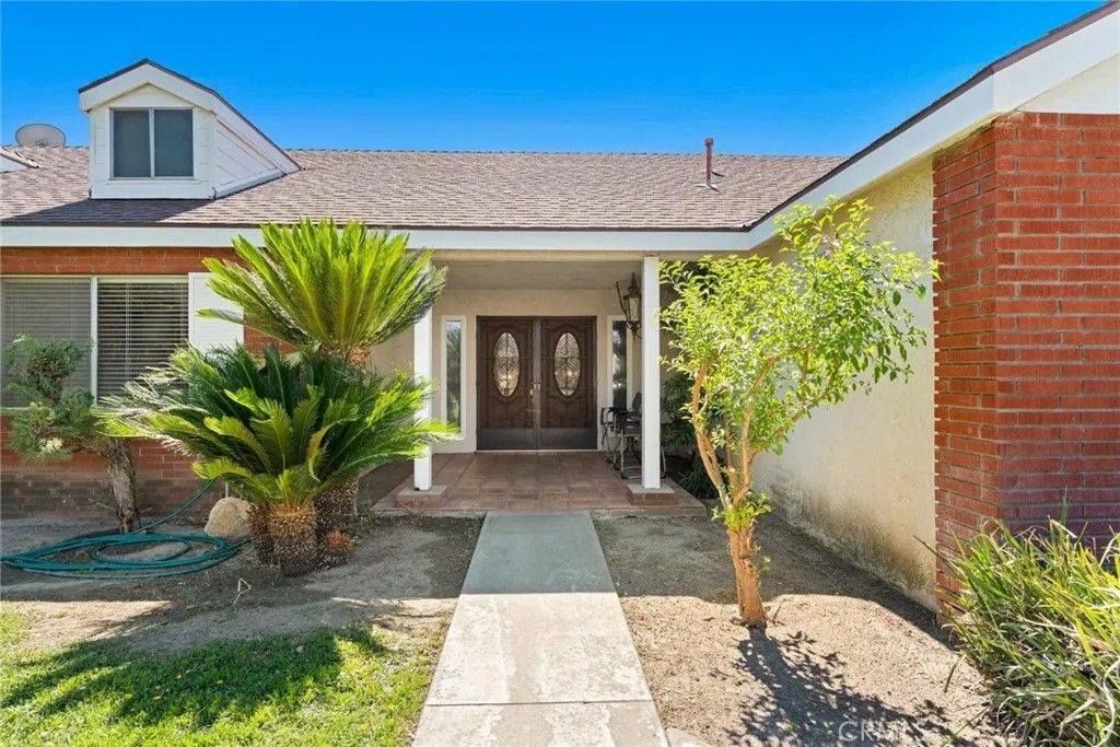 Photo of 41691 Erin Dr, Hemet, CA 92544 (MLS # SW26057360)