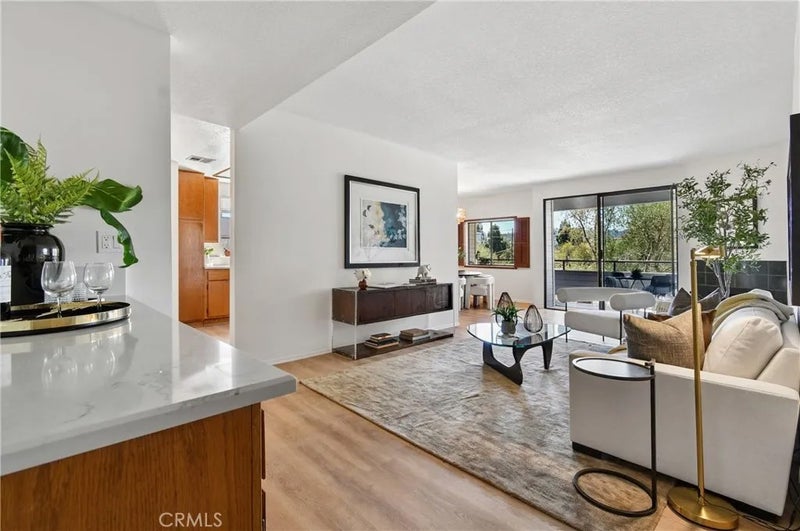 13331 Moorpark 223