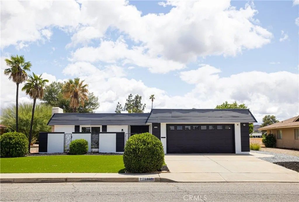Photo of 27800 Grosse Point, Menifee, CA 92586 (MLS # SW26090988)