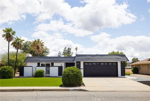 Photo of 27800 Grosse Point, Menifee, CA 92586 (MLS # SW26090988)