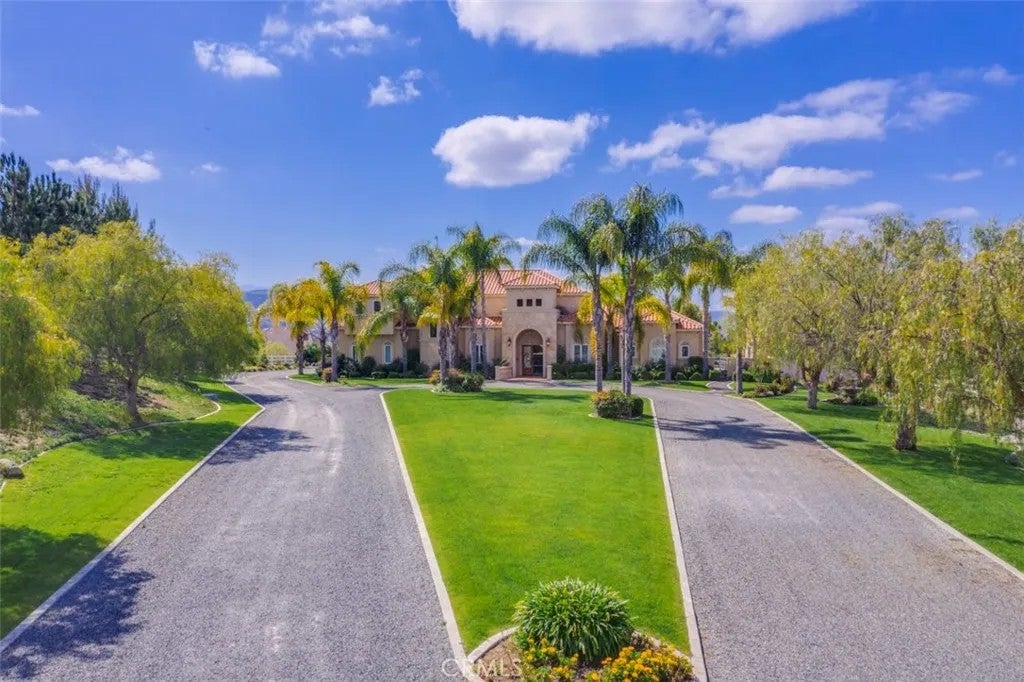 Photo of 38750 Celita Cir, Temecula, CA 92592 (MLS # PW26043166)
