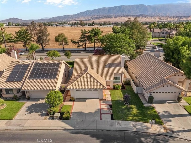 5747 Oakmont