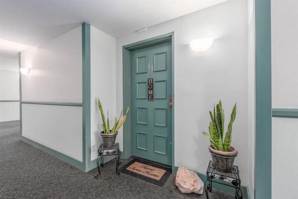 3980 Faircross Place 11