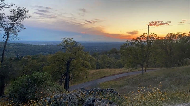 1572 Lilley Mountain