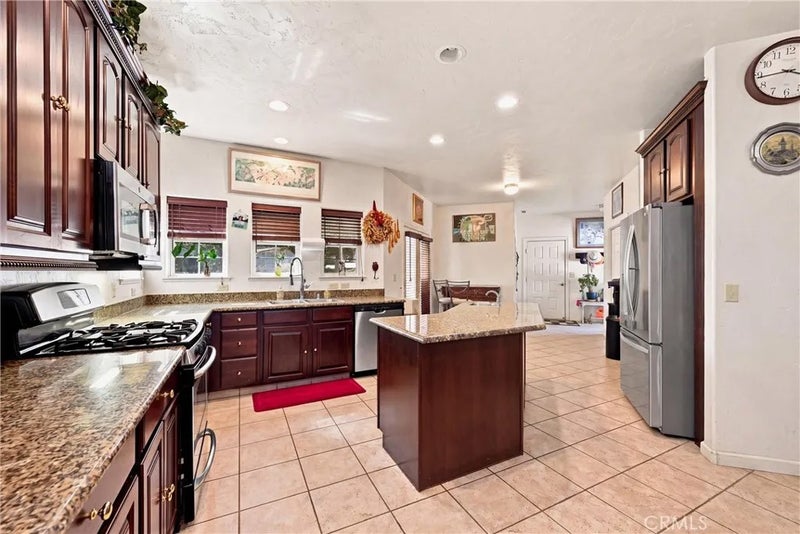 8914 Soda Bay