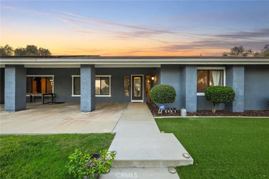 Photo of 41850 Calle Cerezo, Temecula, CA 92592 (MLS # SW26102049)