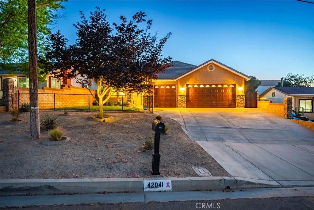 Photo of 42041 W 47th Street, Lancaster, CA 93536 (MLS # SR26065902)