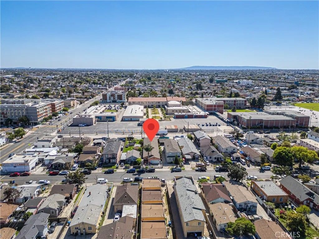 Photo of 126 W 66th St, Los Angeles, CA 90003 (MLS # SR26058163)