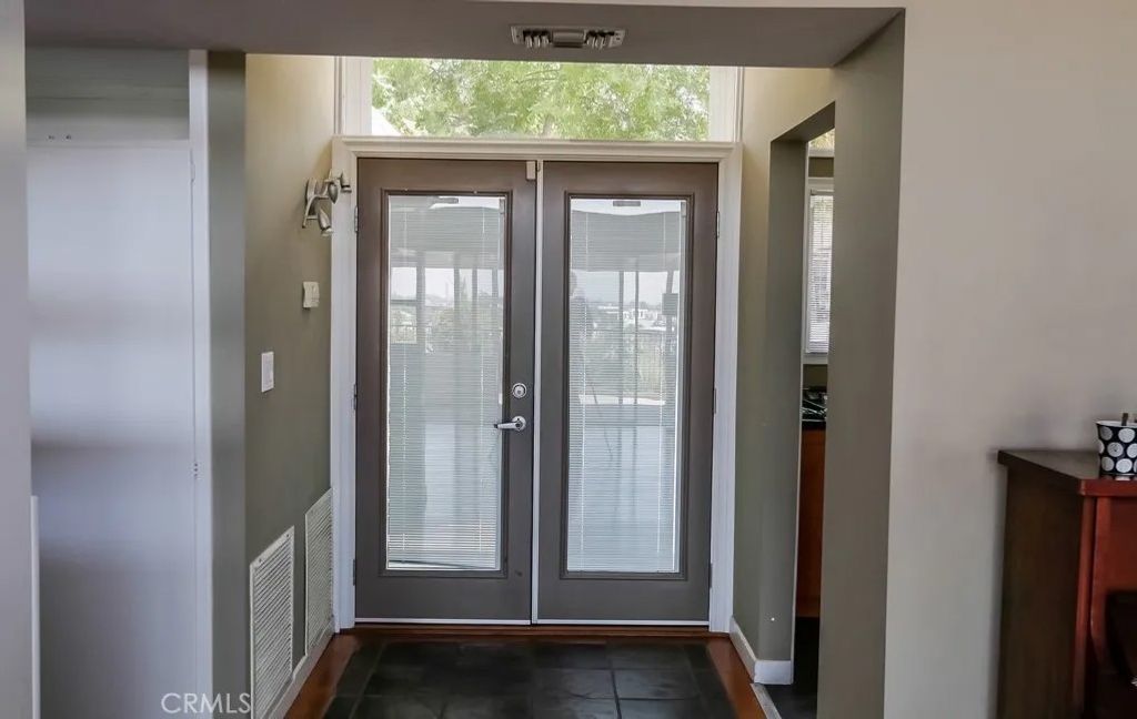 Photo of 475 Cliff Dr, Pasadena, CA 91107 (MLS # AR26075118)